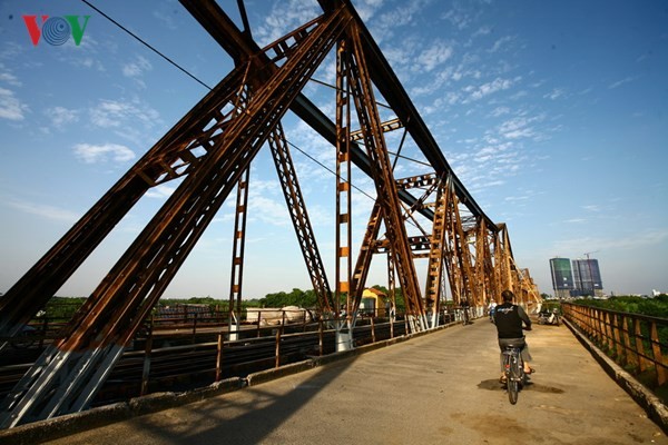 Un après-midi romantique sur le pont Long Bien - ảnh 5